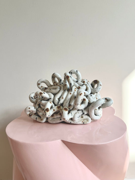 Krøllet hjerne - beige med krymmel