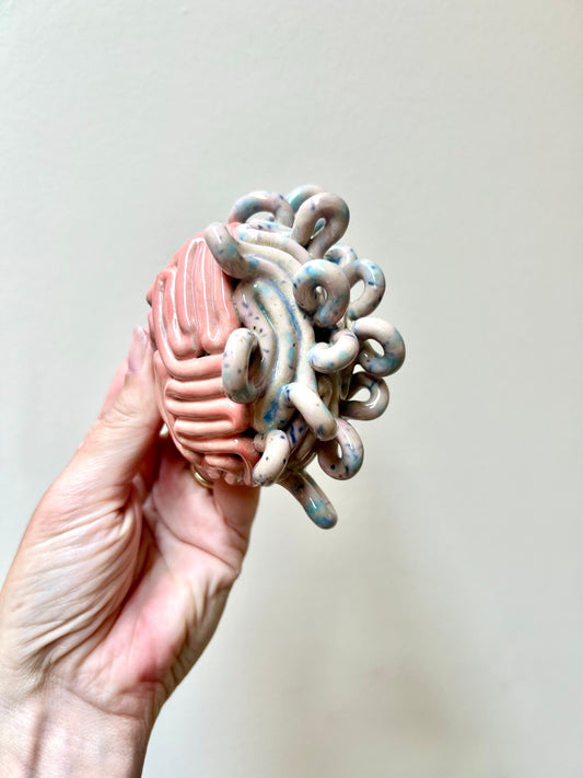 Krøllet hjerne rosa/konfetti (mini)