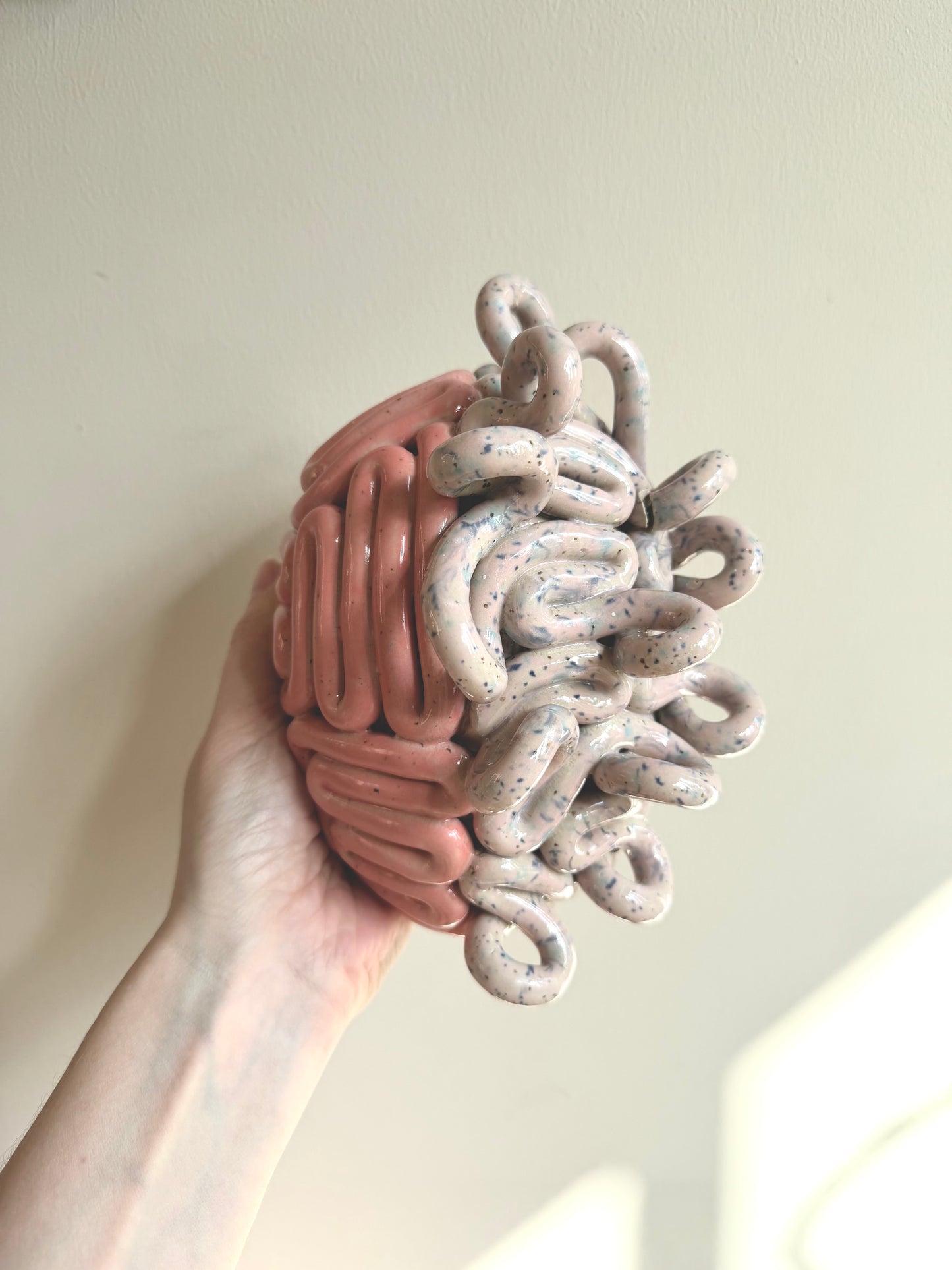 Krøllet hjerne rosa/konfetti (stor) 2.sortering