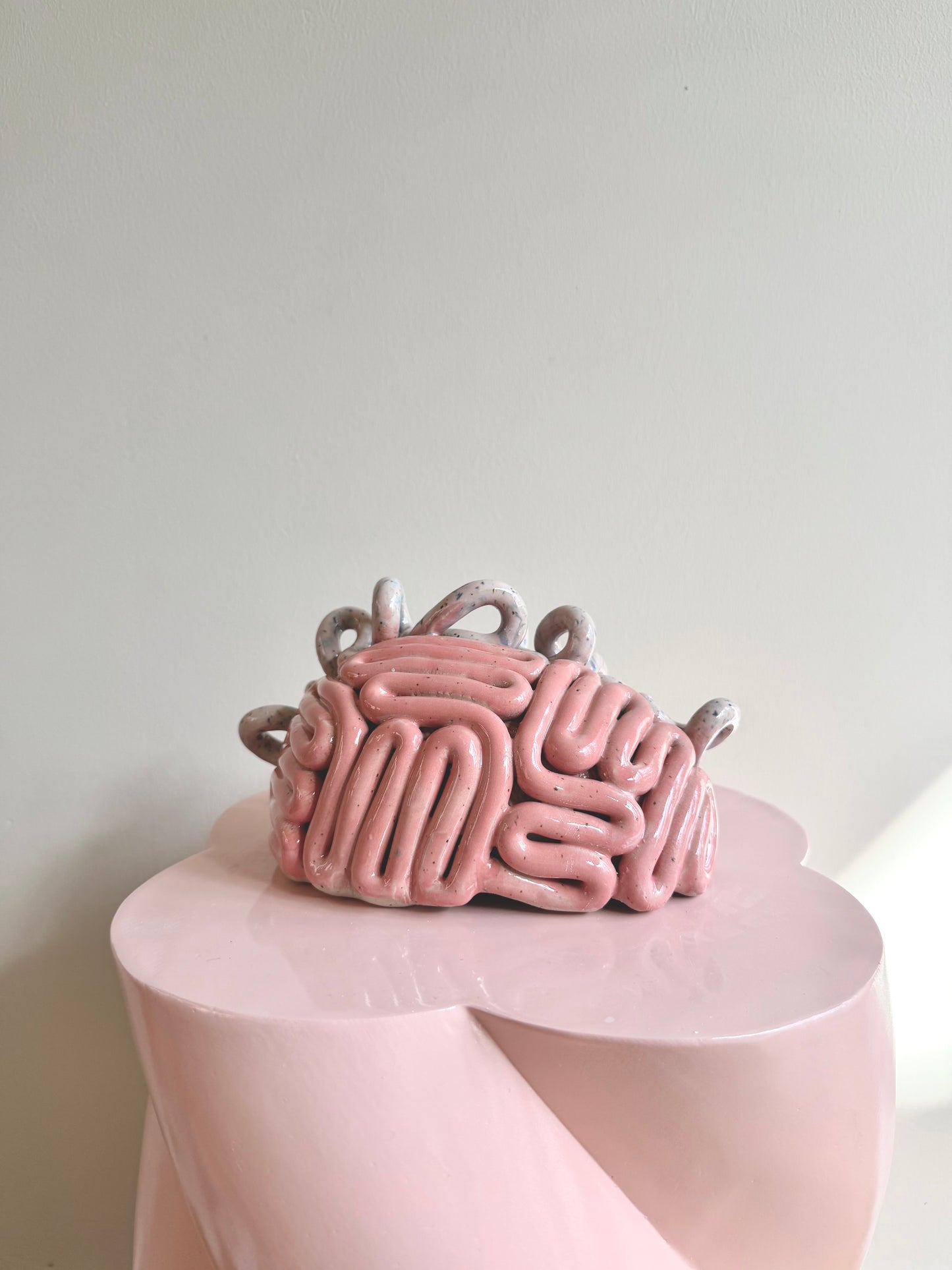 Krøllet hjerne rosa/konfetti (stor) 2.sortering